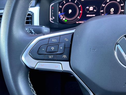 Used 2022 Volkswagen Atlas Cross Sport SEL image 10