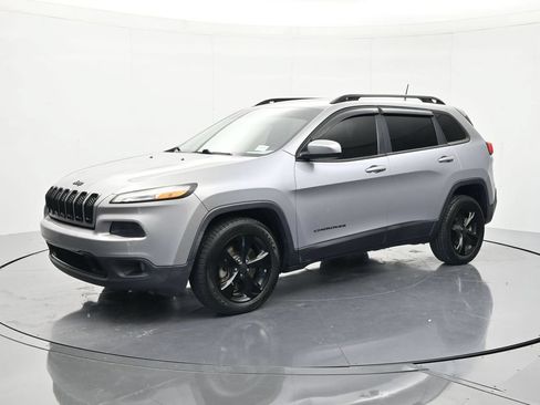 Used 2016 Jeep Cherokee Latitude FWD image 1