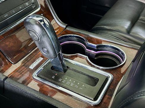 Used 2017 Lincoln Navigator Select image 25