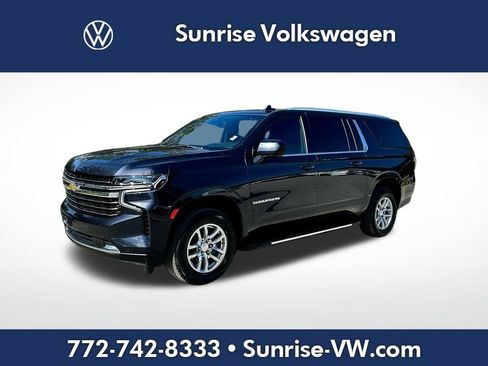 Used 2023 Chevrolet Suburban LT image 1