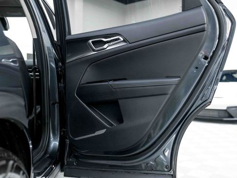 Used 2025 Kia Sportage EX w/ Premium Package image 46