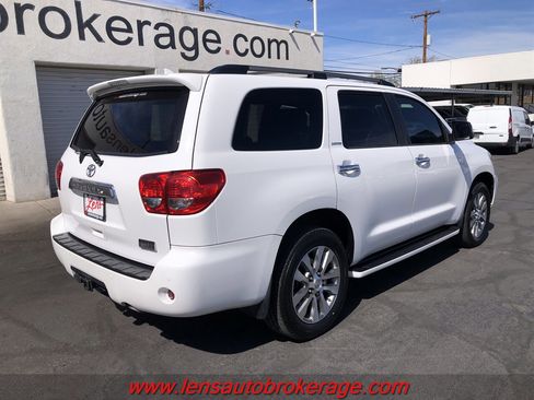 Used 2017 Toyota Sequoia Limited w/ Safety & Convenience Package RWD image 8