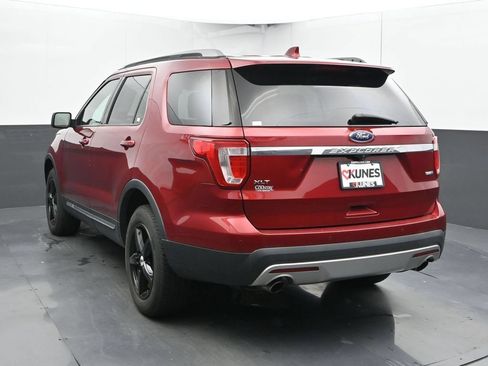 Used 2016 Ford Explorer XLT w/ Equipment Group 202A AWD/4WD image 10