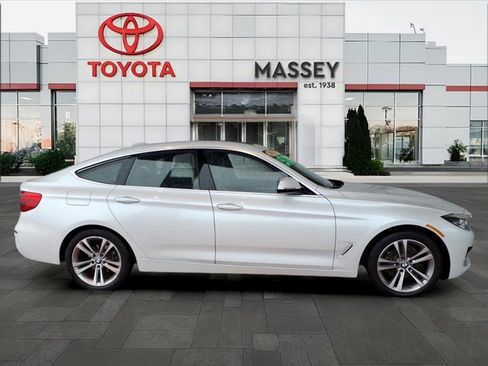 Used 2017 BMW 330i Gran Turismo xDrive image 2