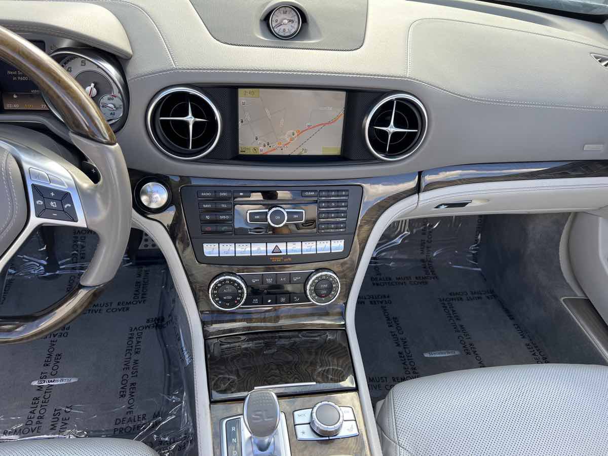 Used 2013 Mercedes-Benz SL 550 image 11