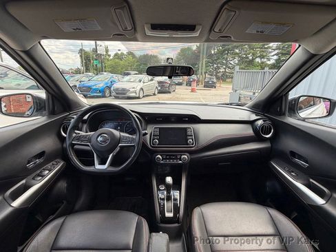 Used 2019 Nissan Kicks SR w/ SR Premium Package FWD image 21