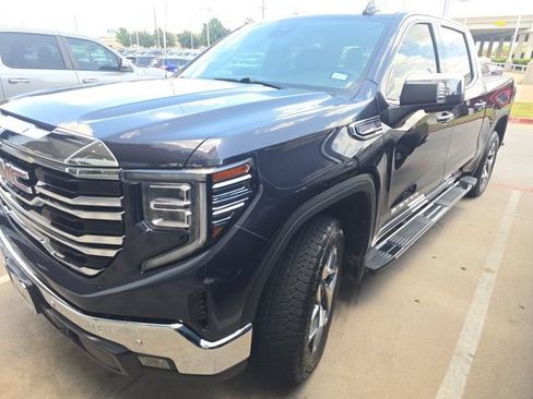 Used 2025 GMC Sierra 1500 SLT AWD/4WD image 2