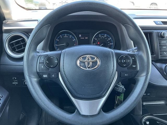 Used 2018 Toyota RAV4 LE AWD/4WD image 21