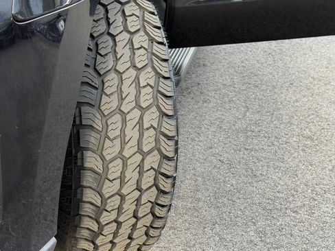 Used 2024 Ford Expedition XLT RWD image 25