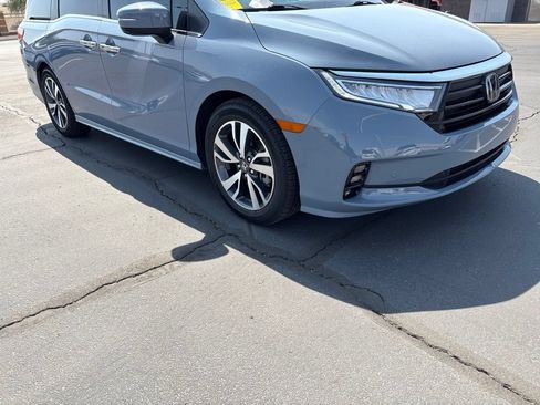 Used 2023 Honda Odyssey Touring image 4