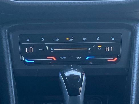 Certified 2022 Volkswagen Tiguan SEL R-Line AWD/4WD image 10