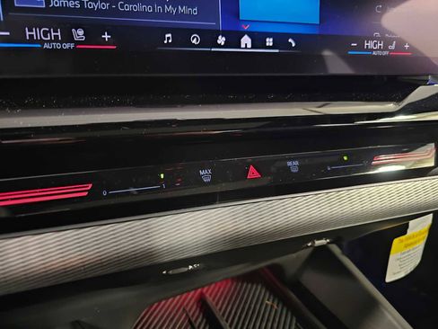 Used 2025 BMW 530i xDrive 530i xDrive w/ M Sport Package image 17