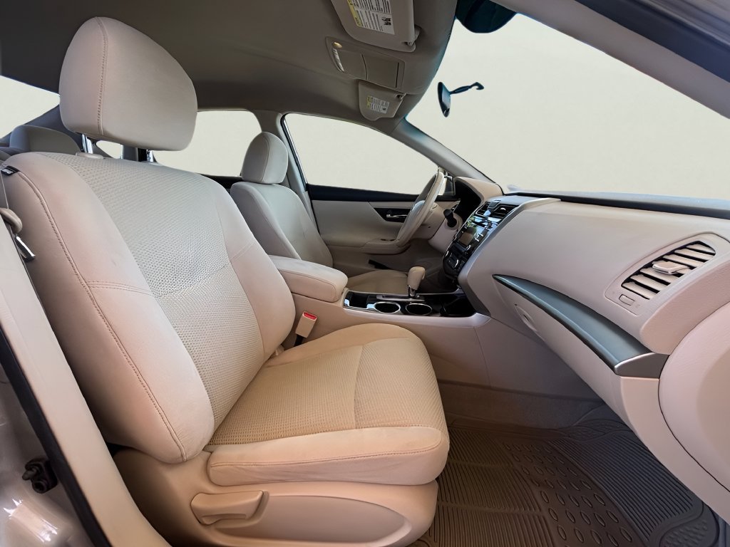 Used 2014 Nissan Altima 2.5 SV FWD image 32