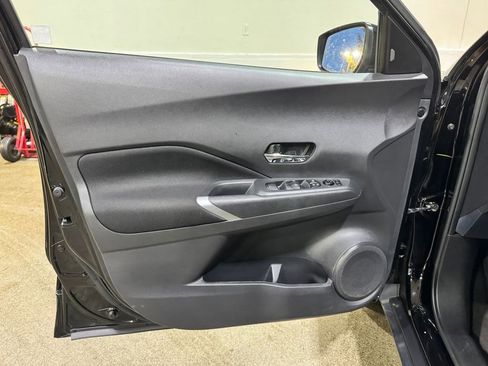 Used 2022 Nissan Kicks SV image 21