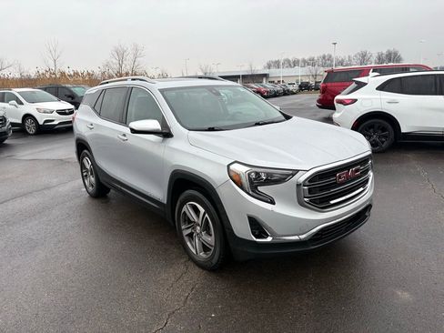 Used 2020 GMC Terrain SLT w/ Preferred Package image 3