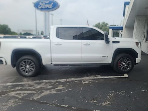 Used 2021 GMC Sierra 1500 AT4 w/ AT4 Premium Package AWD/4WD image 5