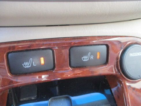 Used 2005 Toyota Highlander 4WD V6 w/ 3rd Row image 33