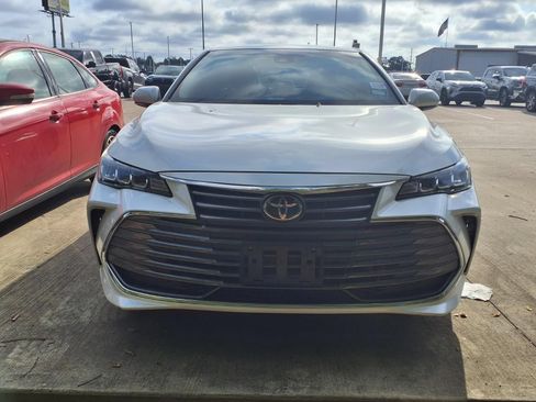 Used 2019 Toyota Avalon XLE FWD image 5