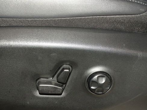 Used 2024 Chrysler Pacifica Touring-L image 20