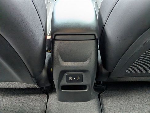 Used 2025 Hyundai Venue Limited image 29