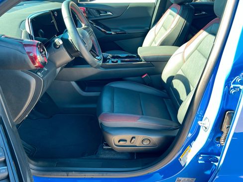 Certified 2025 Chevrolet Equinox RS w/ Safety and Technology Package image 18