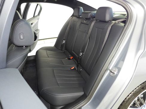 Used 2023 BMW 530e RWD image 21