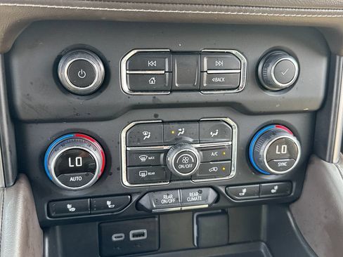 Used 2024 Chevrolet Tahoe LT w/ Luxury Package AWD/4WD image 19