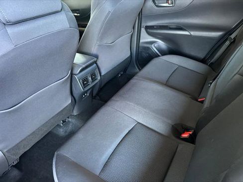 Certified 2021 Toyota Venza LE image 15