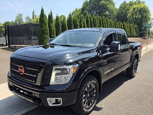 Used 2018 Nissan Titan PRO-4X image 1