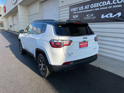 Used 2024 Jeep Compass Limited image 5