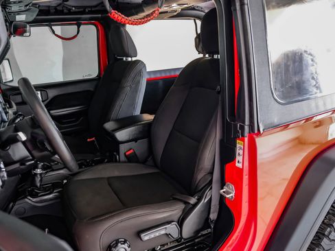 Used 2019 Jeep Wrangler Sport AWD/4WD image 25