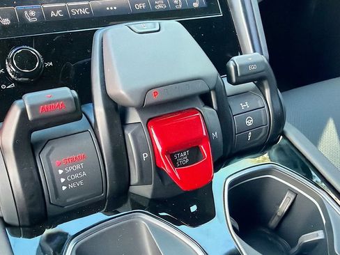 Used 2024 Lamborghini Urus S image 33