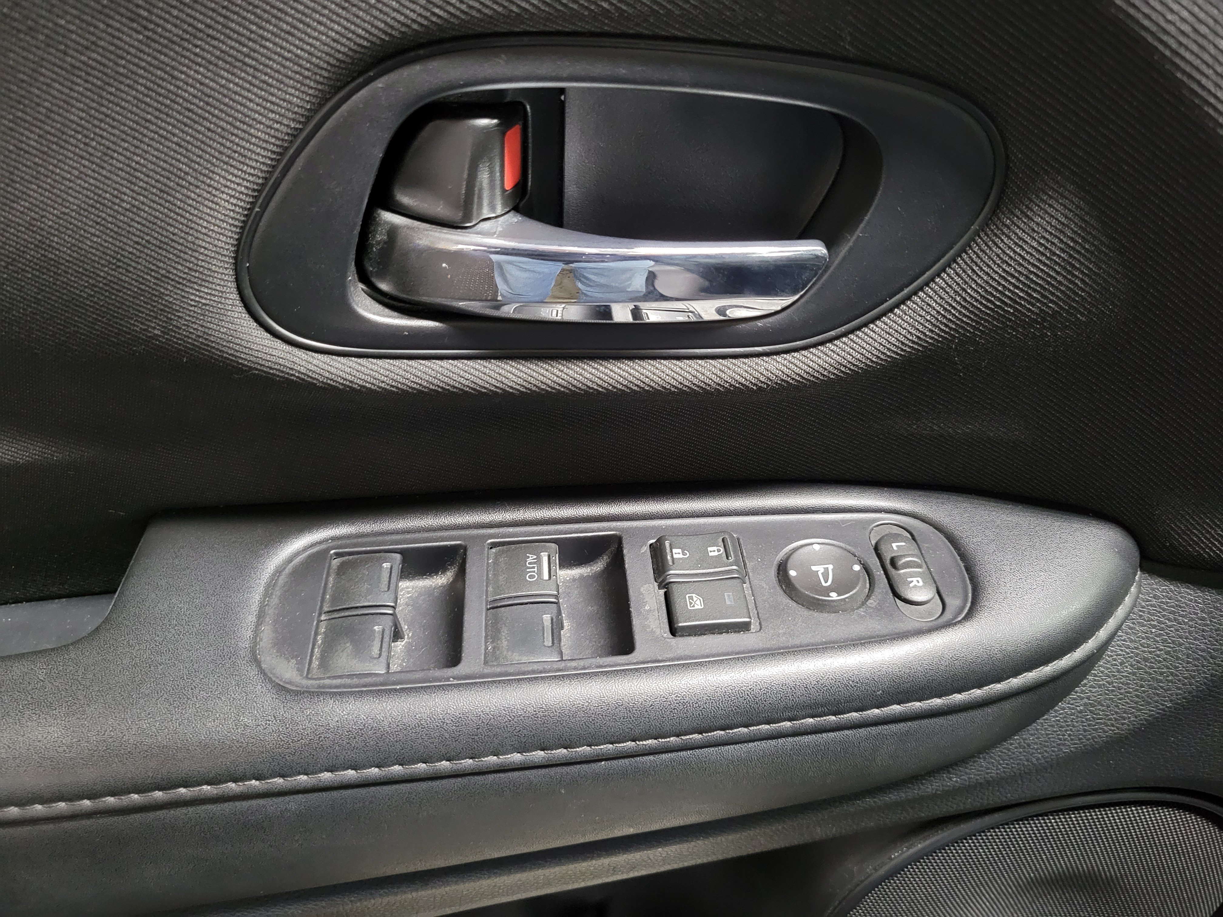 Certified 2021 Honda HR-V LX image 18