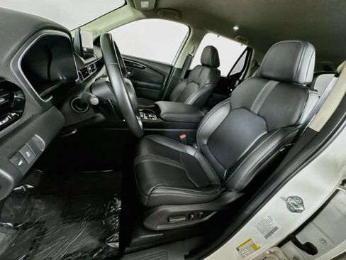 Used 2025 Honda Pilot EX-L image 12