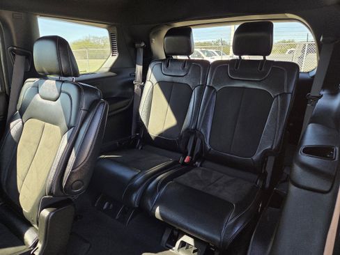 Used 2023 Jeep Grand Cherokee L Laredo image 22