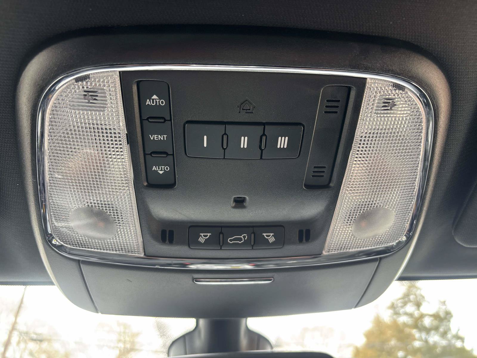 Used 2022 Jeep Grand Cherokee Laredo X AWD/4WD image 21
