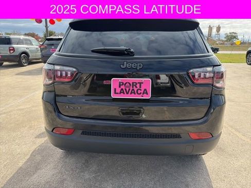 Used 2025 Jeep Compass Latitude image 6