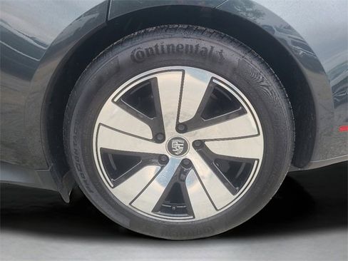 Used 2023 Porsche Taycan image 10