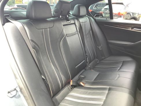 Used 2018 BMW 530i xDrive w/ Premium Package AWD/4WD image 15
