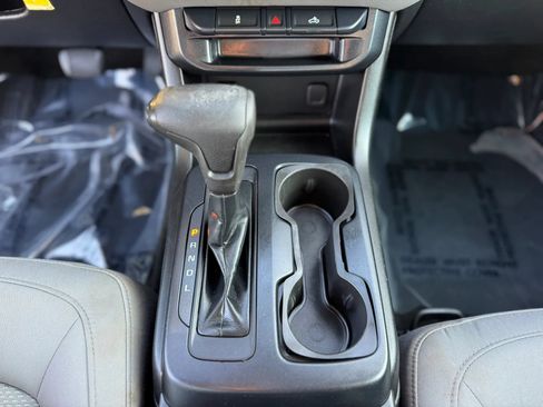 Used 2018 Chevrolet Colorado W/T w/ WT Convenience Package RWD image 17