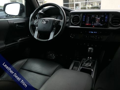 Used 2018 Toyota Tacoma TRD Sport w/ TRD Premium Sport Package RWD image 27