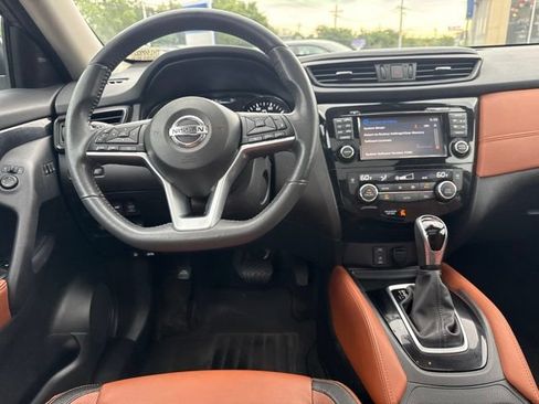 Used 2017 Nissan Rogue SL w/ SL Premium Package AWD/4WD image 25