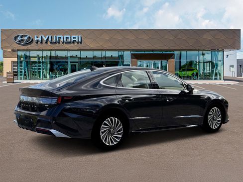 New 2026 Hyundai Sonata Limited image 8