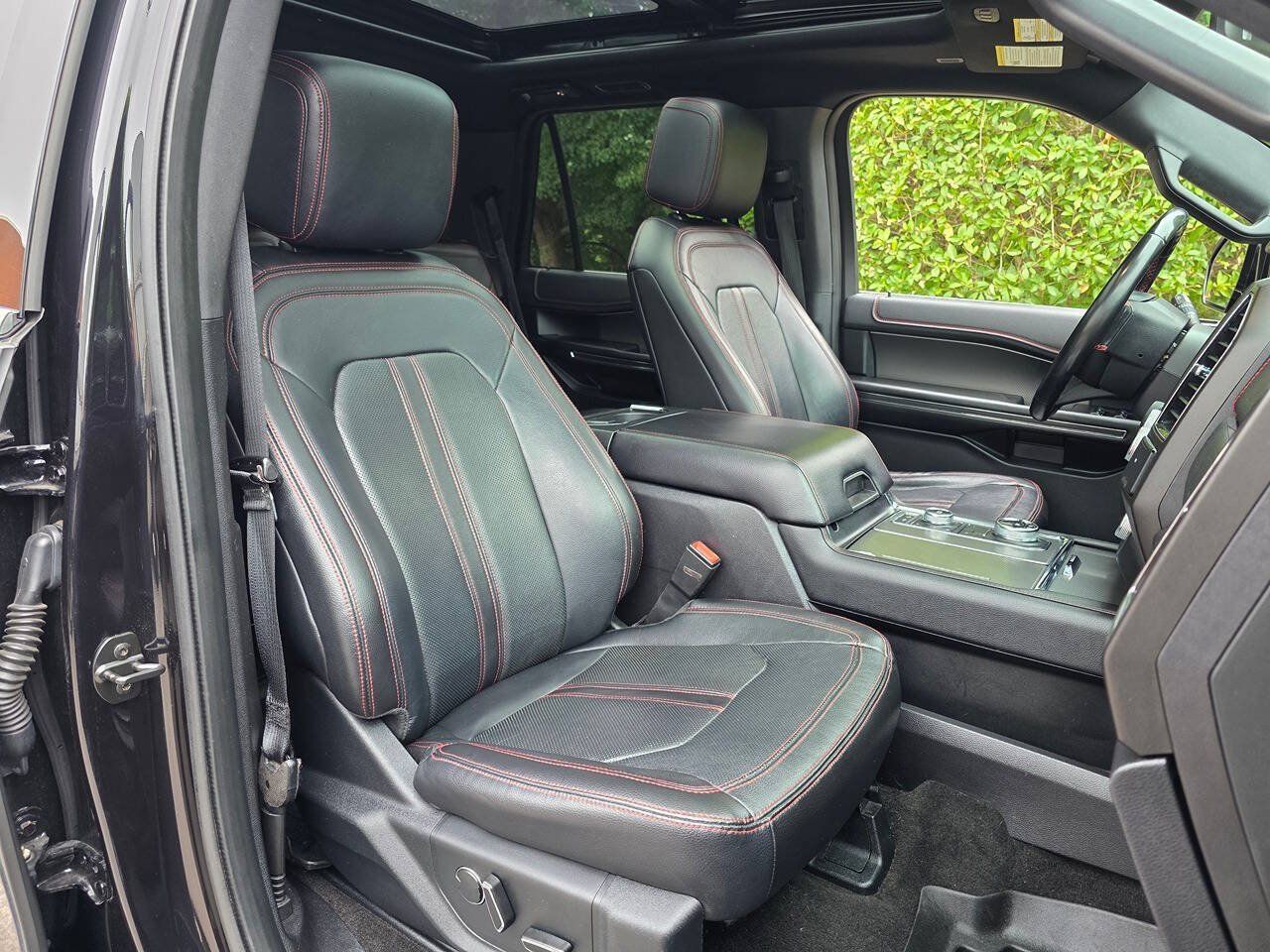 Used 2019 Ford Expedition Limited w/ Equipment Group 303A AWD/4WD image 48