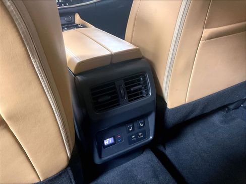 Used 2022 Nissan Rogue Platinum w/ Head-Up Display Package image 29