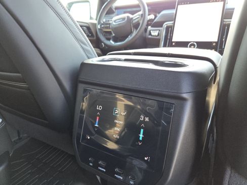 New 2026 GMC Yukon XL Denali Ultimate w/ LPO, Illumination Package AWD/4WD image 29