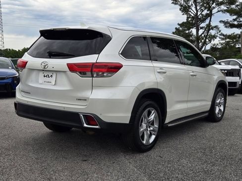 Used 2019 Toyota Highlander Limited FWD image 6