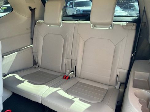 Used 2019 Volkswagen Atlas SEL Premium image 18