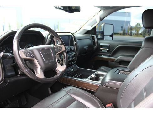 Used 2019 GMC Sierra 3500 Denali w/ Duramax Plus Package AWD/4WD image 9
