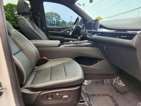 Used 2022 Cadillac Escalade Sport w/ Touring Package AWD/4WD image 9